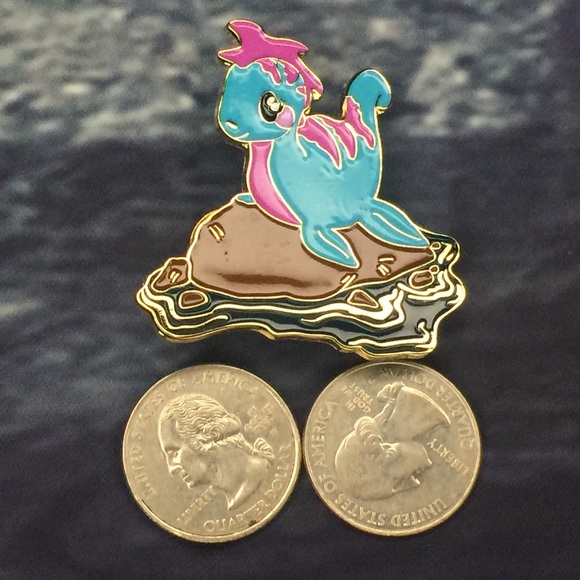 Soft enamel plesiosaur on a rock 2” - Picture 2 of 7